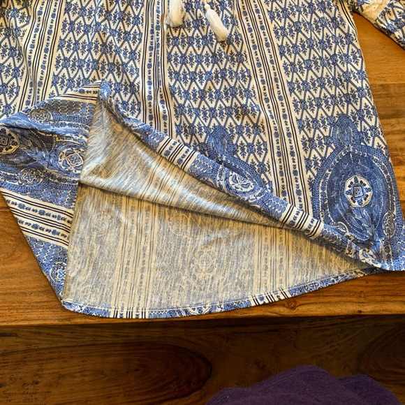 NWT! VINTAGE AMERICA BLUES, Women's Boho Top, Blue Floral, Smocked, Lace Trim XL - Picture 11 of 13